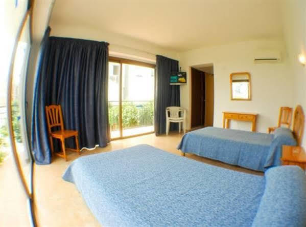 Hostal Residencia Nicolau Sant Antoni de Portmany Exterior foto
