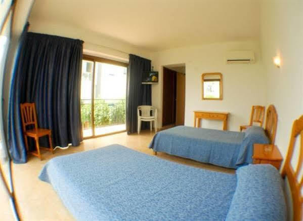 Hostal Residencia Nicolau Sant Antoni de Portmany Exterior foto