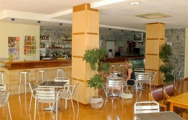 Hostal Residencia Nicolau Sant Antoni de Portmany Exterior foto