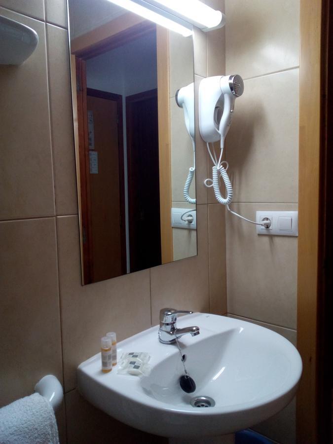 Hostal Residencia Nicolau Sant Antoni de Portmany Exterior foto