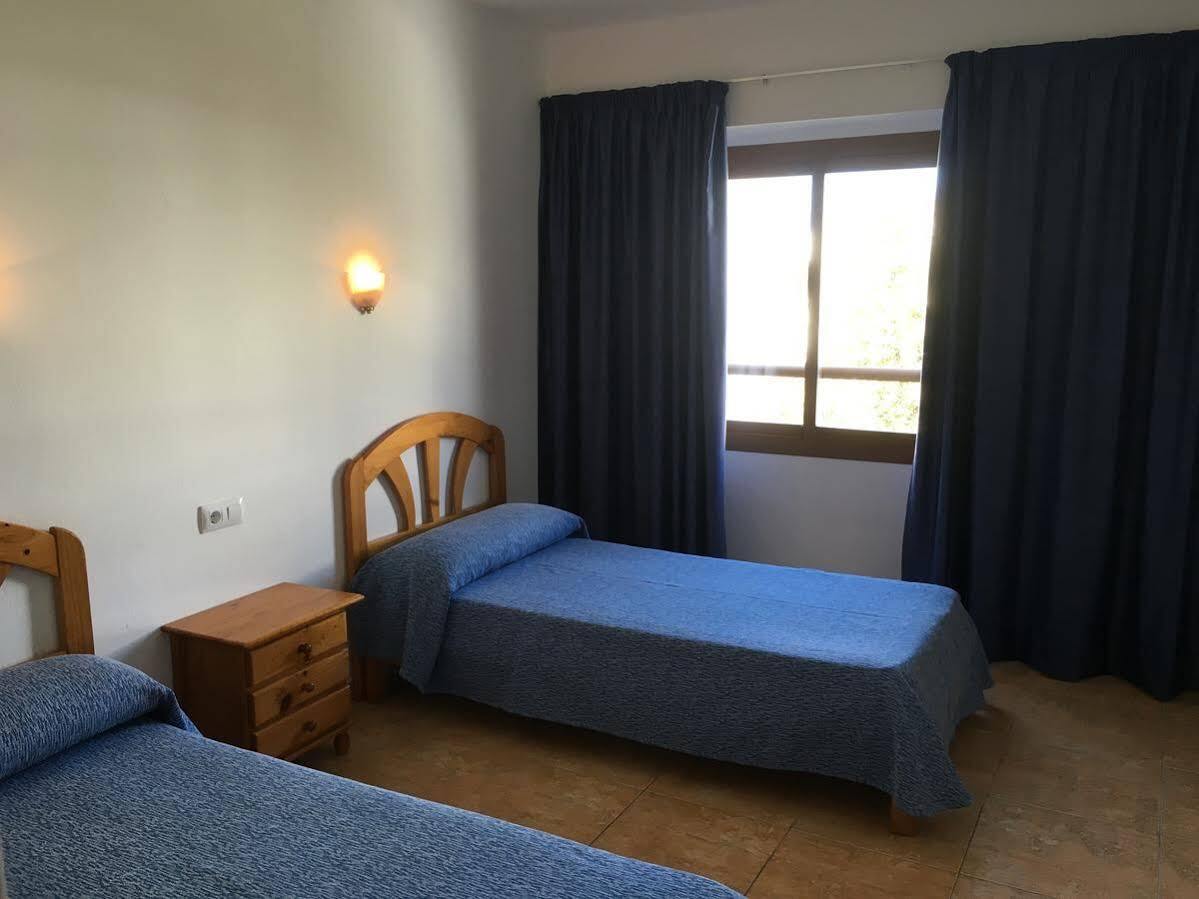Hostal Residencia Nicolau Sant Antoni de Portmany Exterior foto