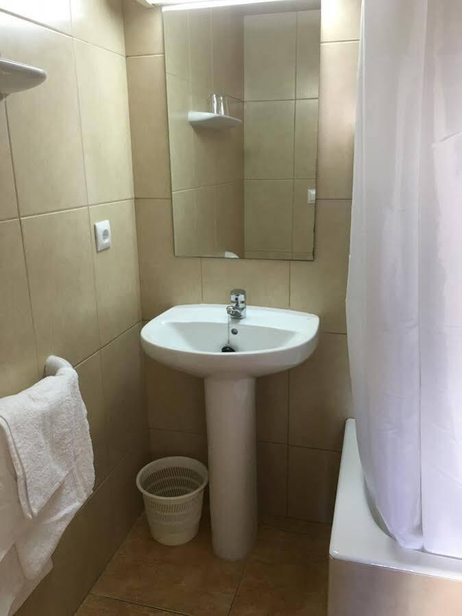 Hostal Residencia Nicolau Sant Antoni de Portmany Exterior foto